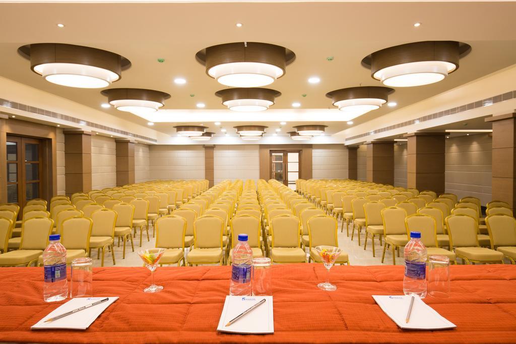 Kiscol Grands Hotel Coimbatore Buitenkant foto