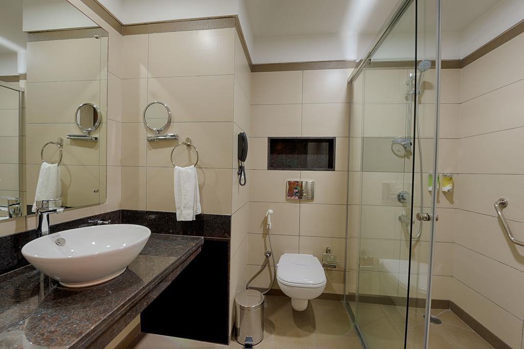Kiscol Grands Hotel Coimbatore Buitenkant foto